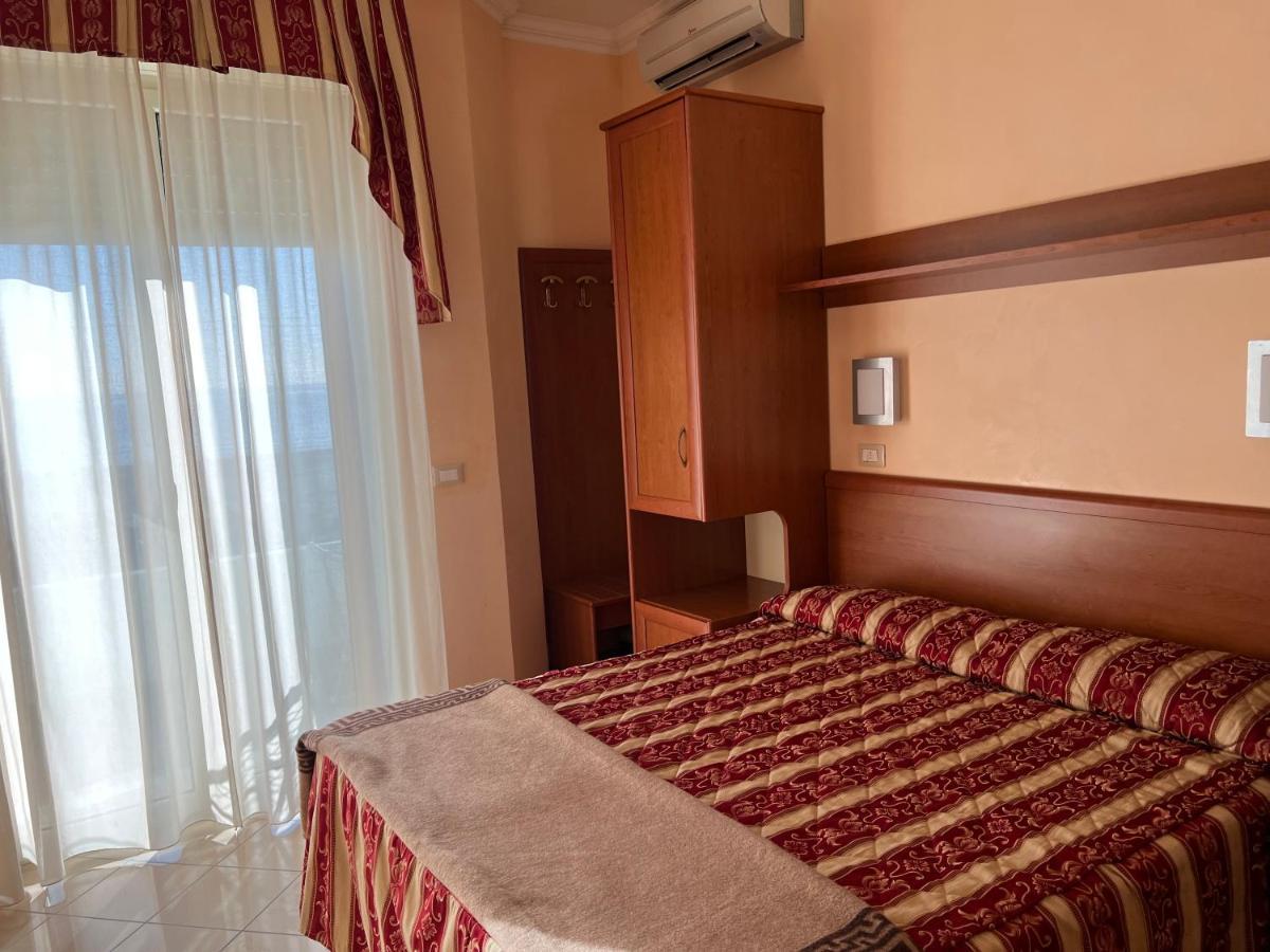 קרביה Hotel Bristol - Koolibry Hotels מראה חיצוני תמונה