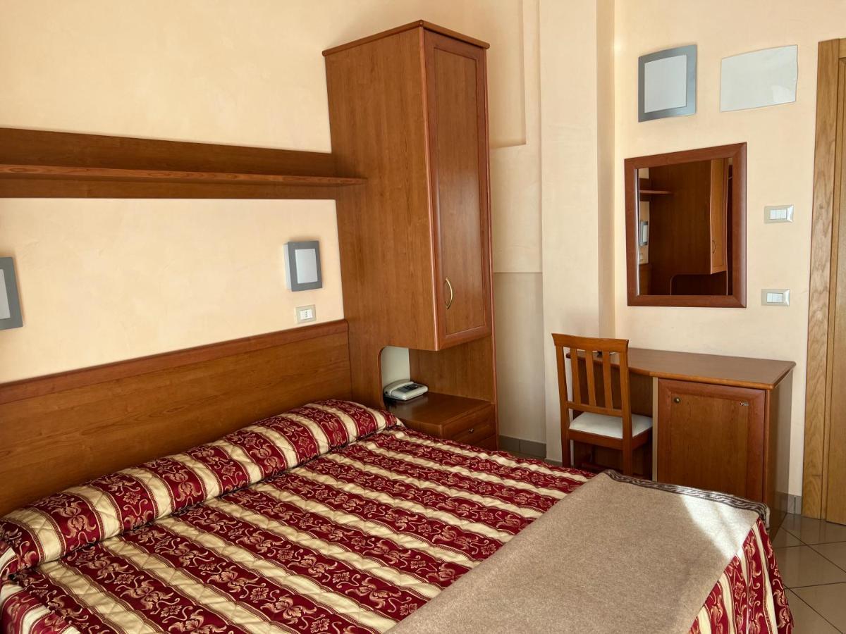 קרביה Hotel Bristol - Koolibry Hotels מראה חיצוני תמונה