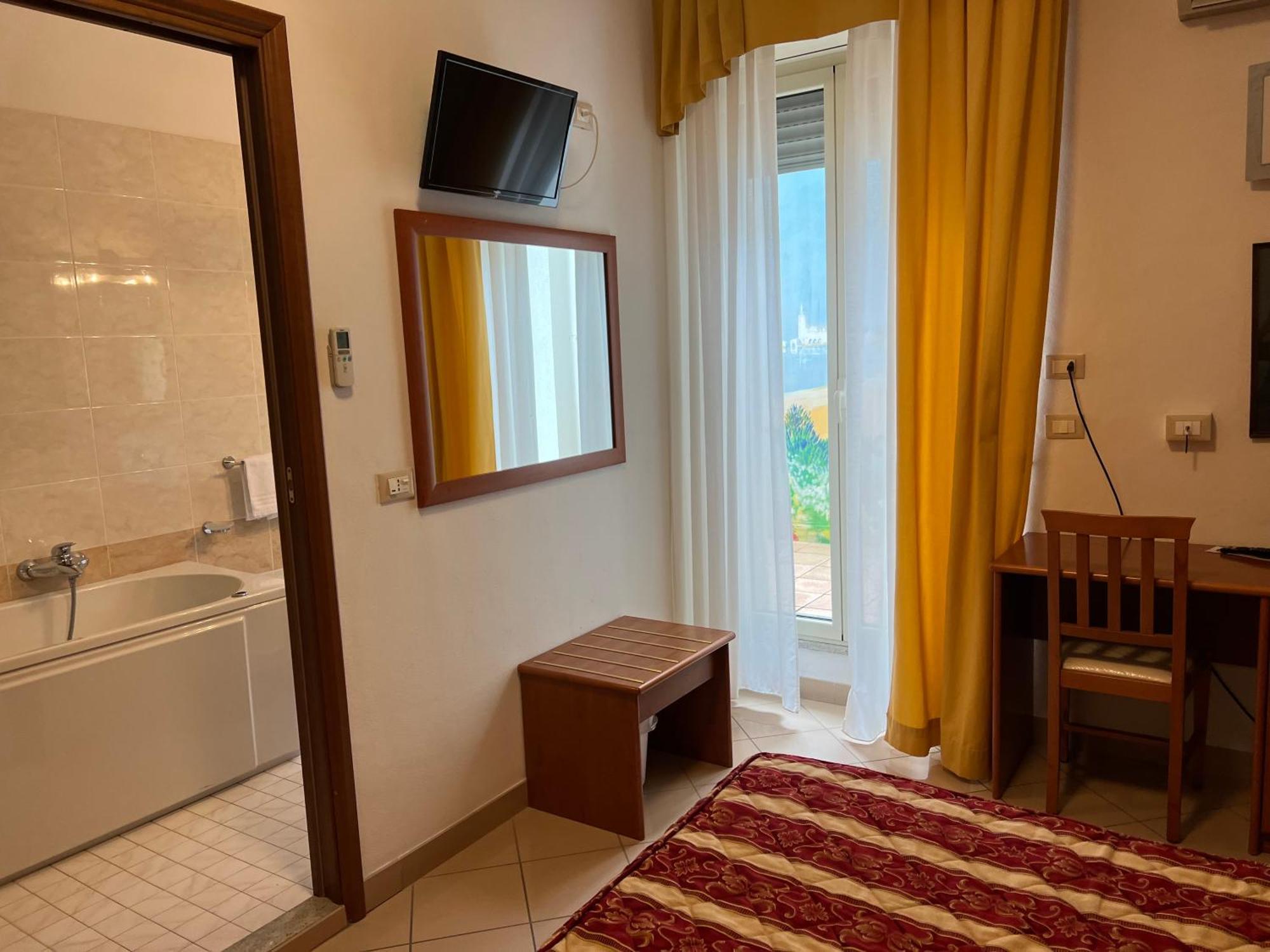 קרביה Hotel Bristol - Koolibry Hotels מראה חיצוני תמונה