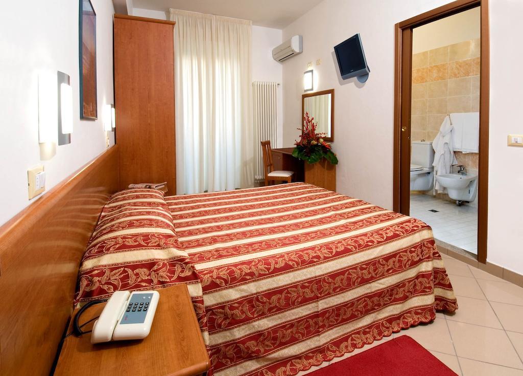קרביה Hotel Bristol - Koolibry Hotels מראה חיצוני תמונה