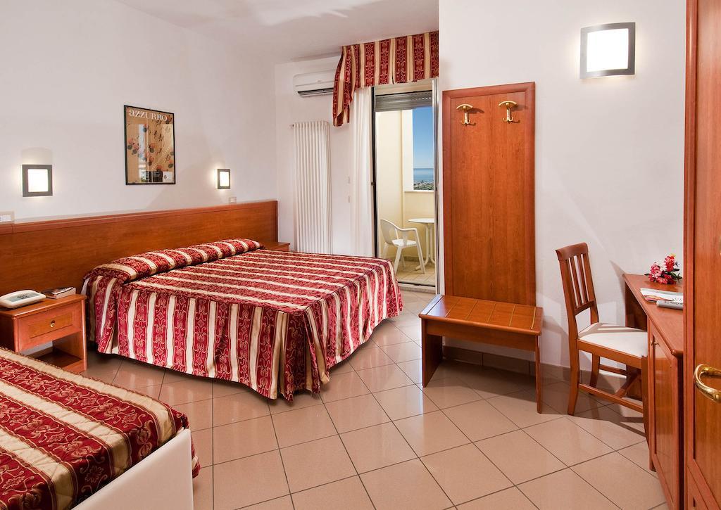 קרביה Hotel Bristol - Koolibry Hotels מראה חיצוני תמונה